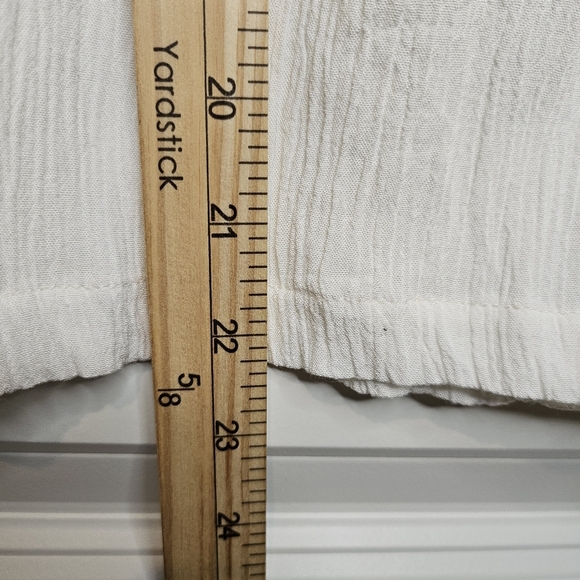 Icing 100% Rayon White Cream Sequin Embellished Crinkle Crop Tank Top M Holiday - Picture 9 of 10